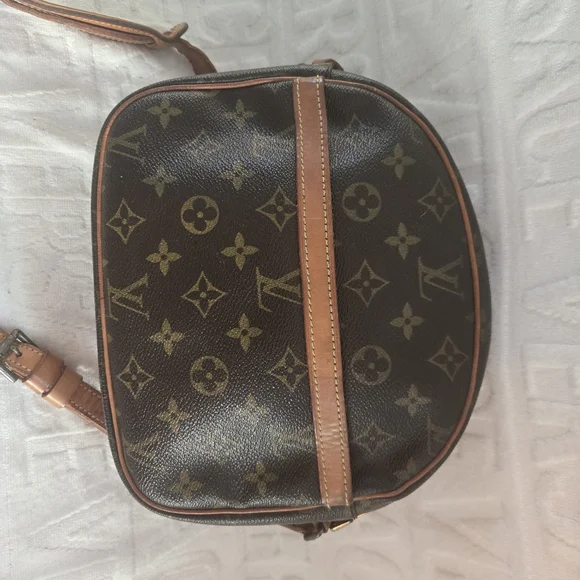 Authentic Louis Vuitton Selin Brown Monogram Crossbody Bag - Picture 2 of 8